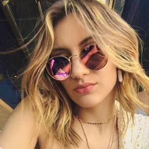 Meet your Posher, Aly